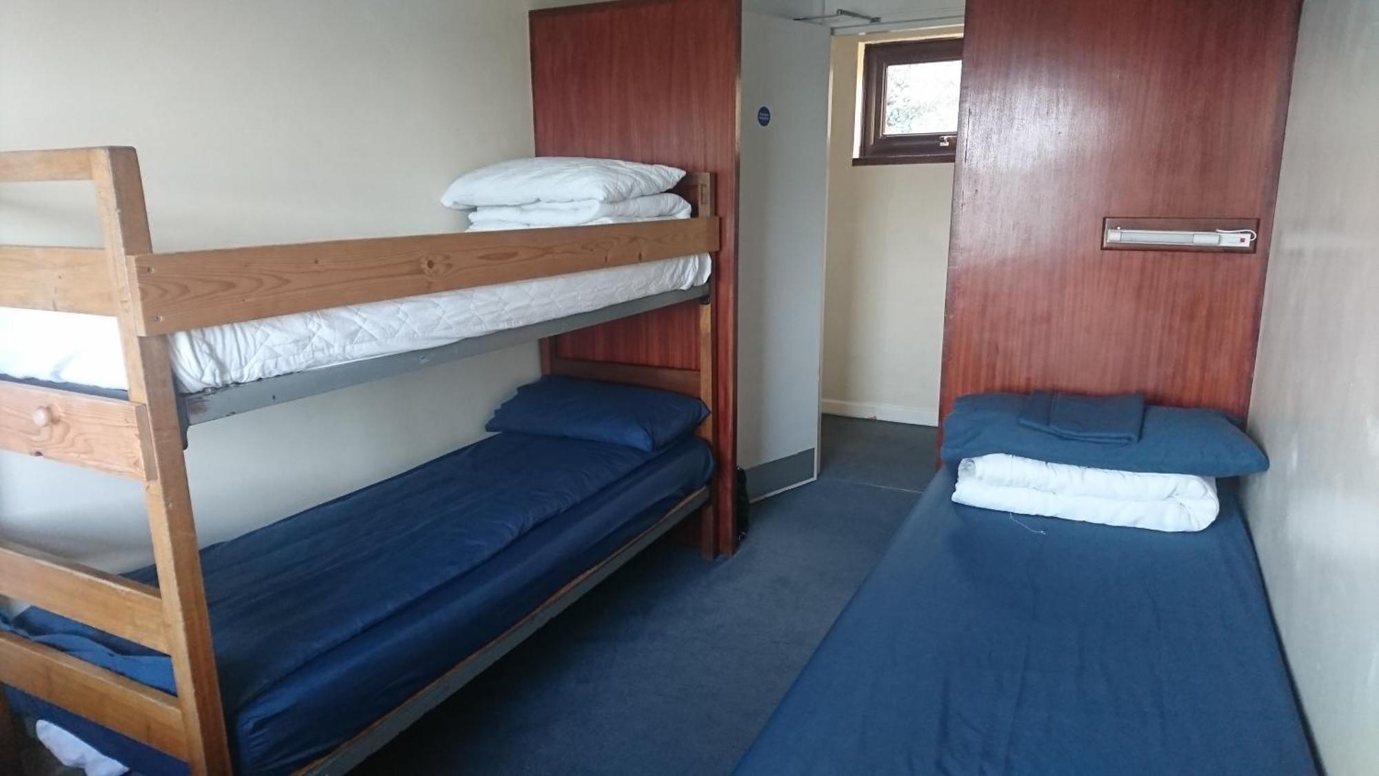 Fsc Dale Fort Hostel 部屋 写真