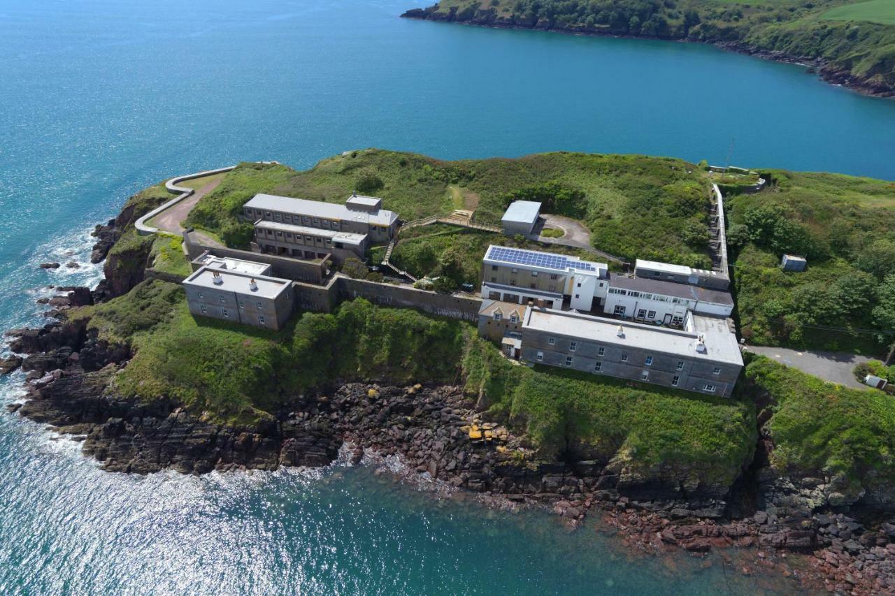 Fsc Dale Fort Hostel エクステリア 写真