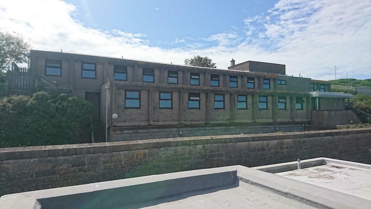 Fsc Dale Fort Hostel エクステリア 写真