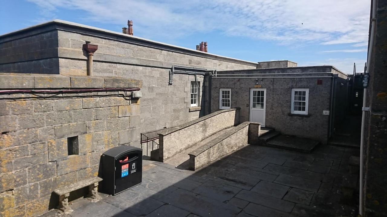 Fsc Dale Fort Hostel エクステリア 写真